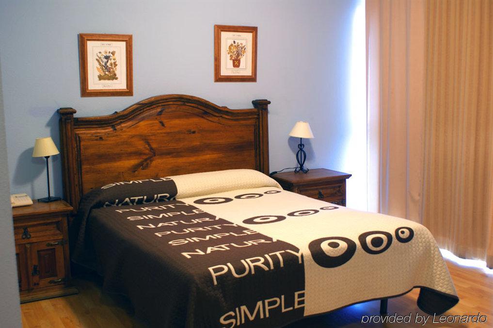 Hospedium Hotel Posada De La Luna Huesca Bagian luar foto