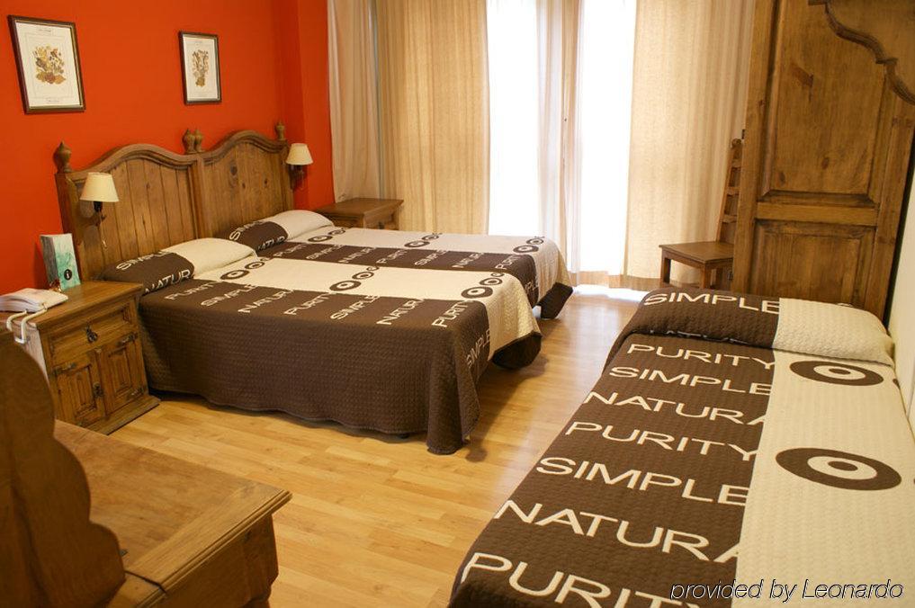 Hospedium Hotel Posada De La Luna Huesca Bagian luar foto